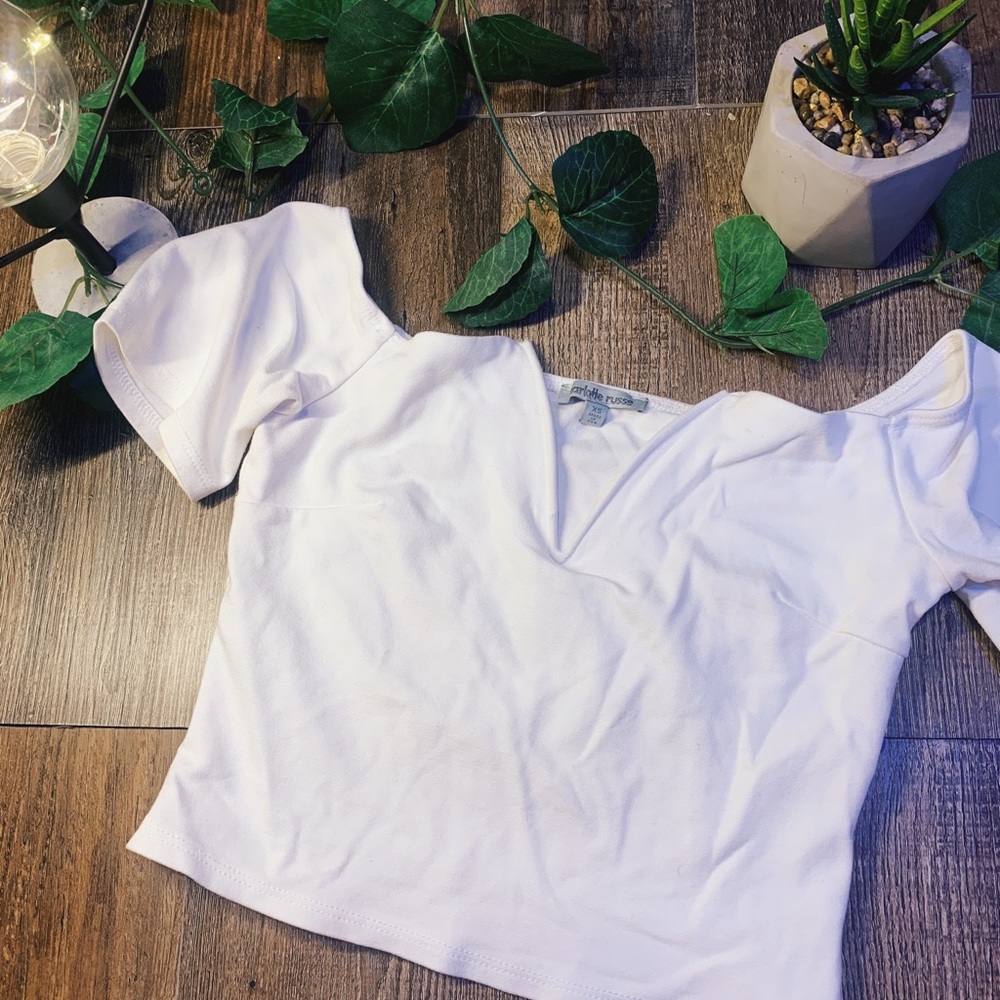 4 FOR $25⭐️ 
Charlotte Russe Top White V neck